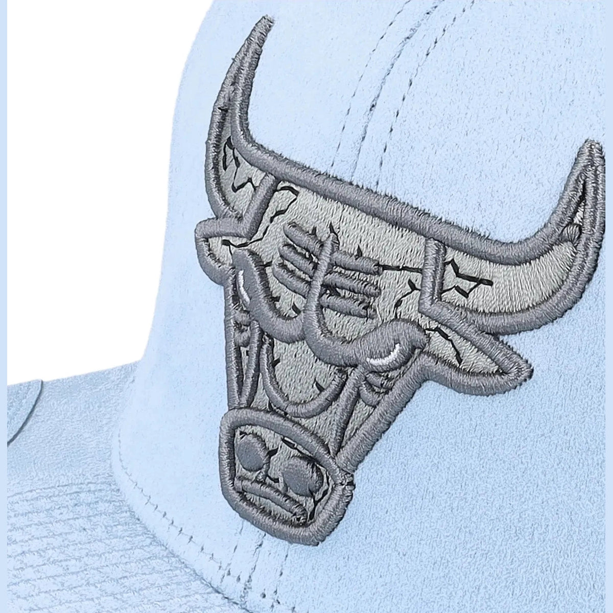 MITCHELL AND NESS BULLS HATS by Mitchell and Ness