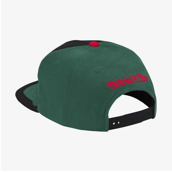 MITCHELL AND NESS BULLS-RED/GREEN by Mitchell and Ness