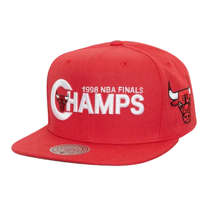 MITCHELL AND NESS BULLS HATS by Mitchell and Ness