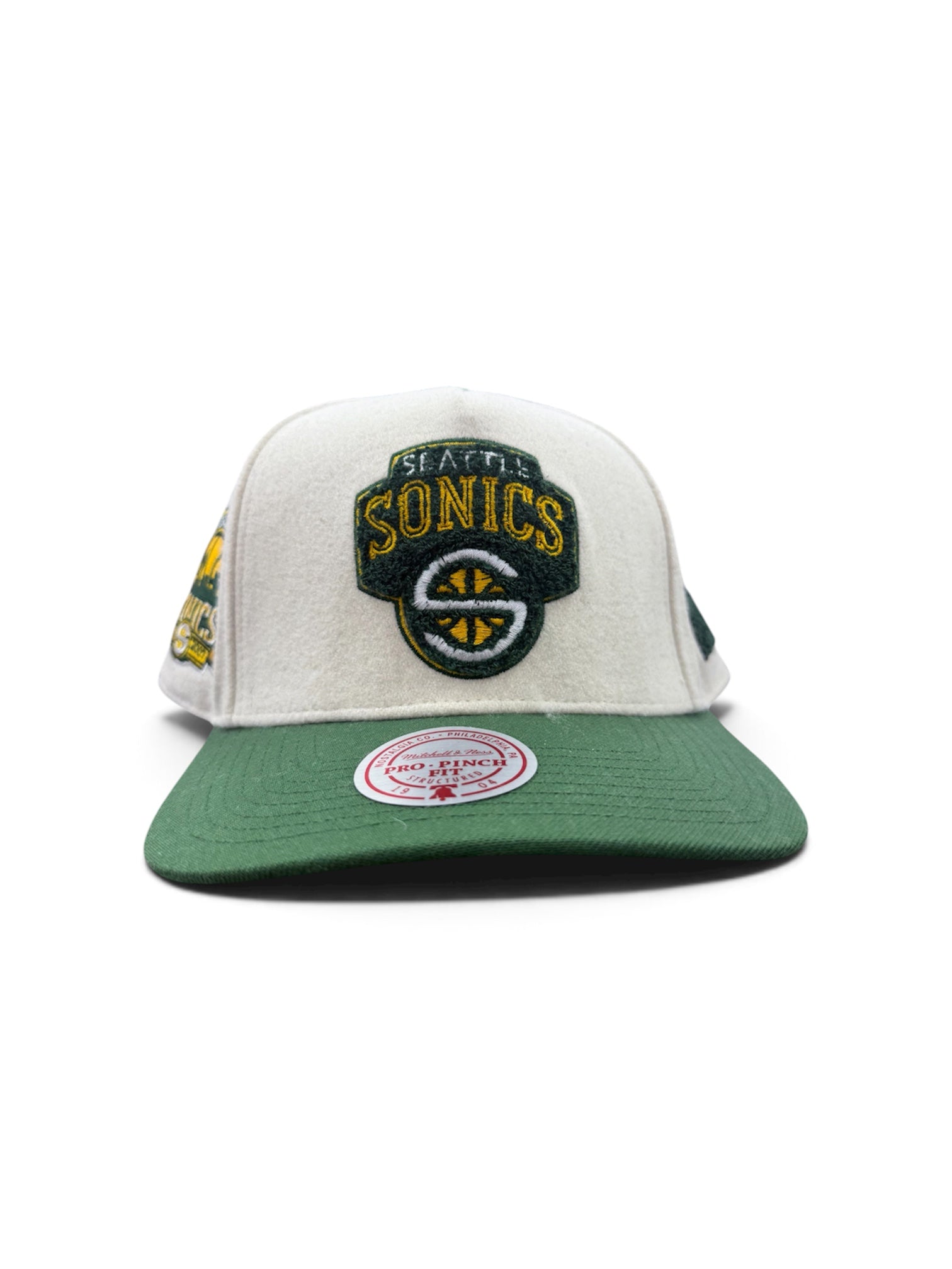 MITCHELL AND NESS NBA CREAM TEAM HATS by Mitchell and Ness
