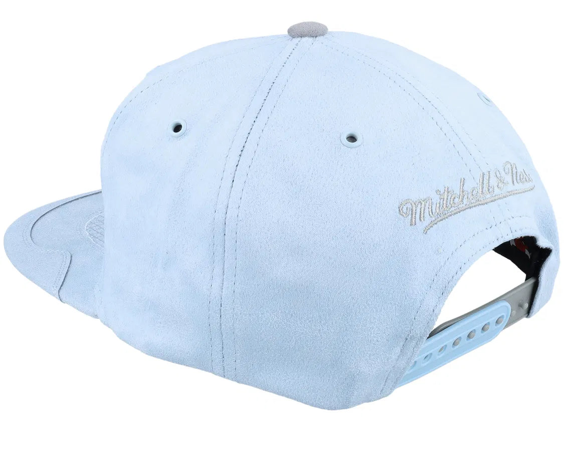 MITCHELL AND NESS BULLS HATS by Mitchell and Ness