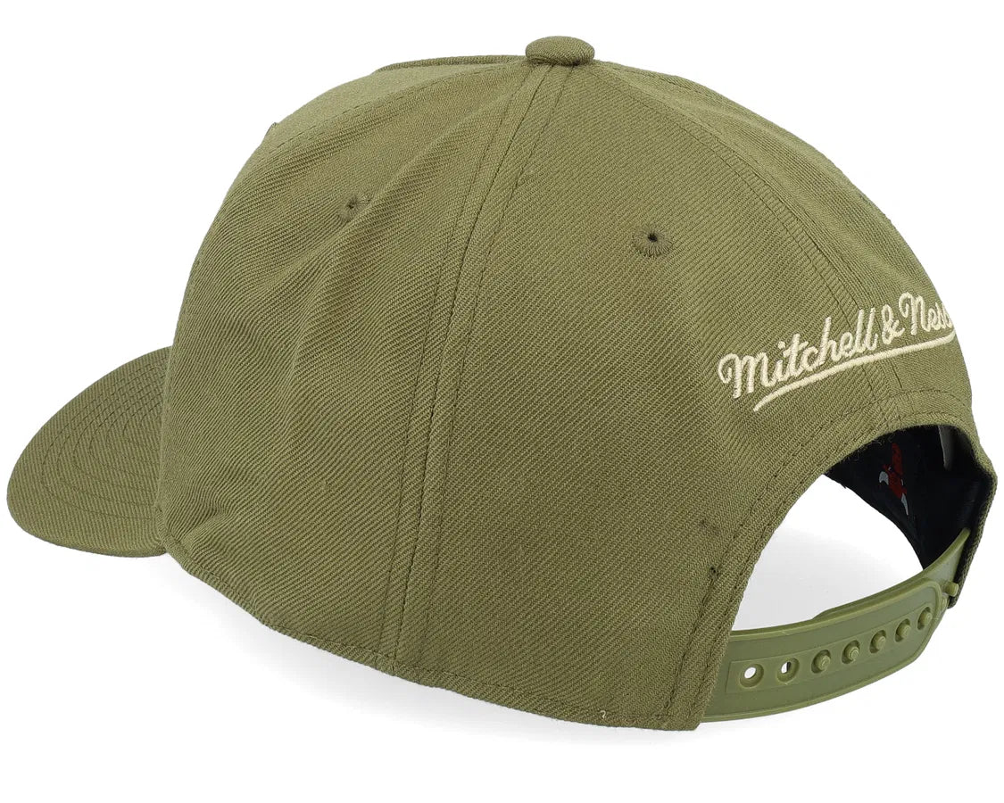 MITCHELL AND NESS BULLS HATS by Mitchell and Ness