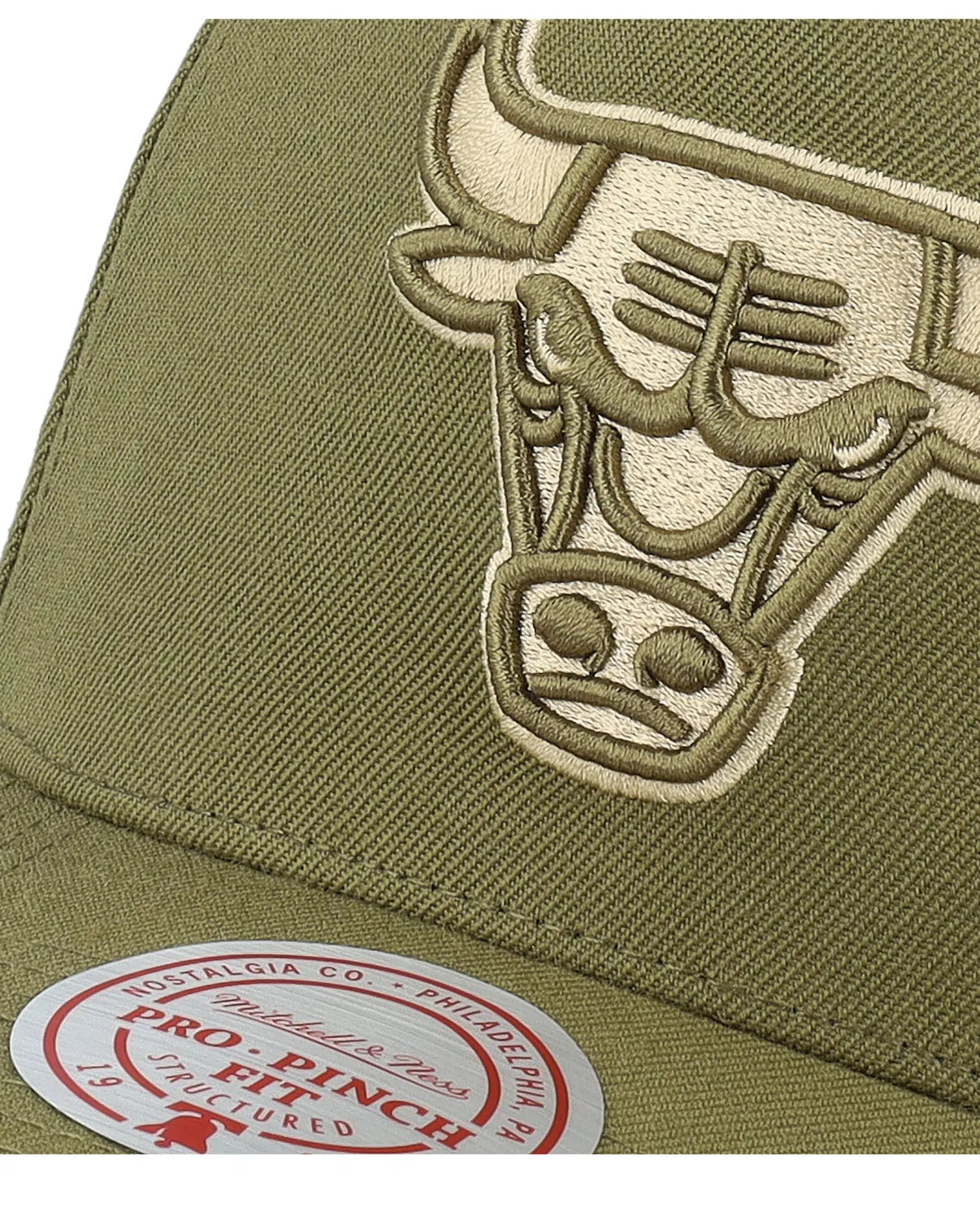 MITCHELL AND NESS BULLS HATS by Mitchell and Ness