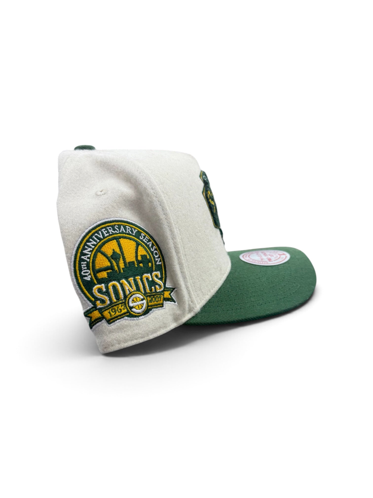MITCHELL AND NESS NBA CREAM TEAM HATS by Mitchell and Ness