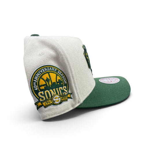 MITCHELL AND NESS NBA CREAM TEAM HATS by Mitchell and Ness