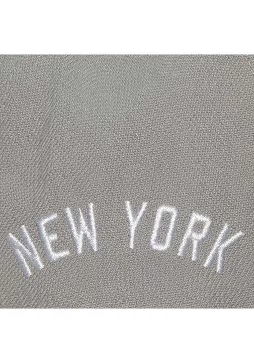 MITCHELL & NESS YANKEES AWAY SNAPBACK COOP by Mitchell and Ness
