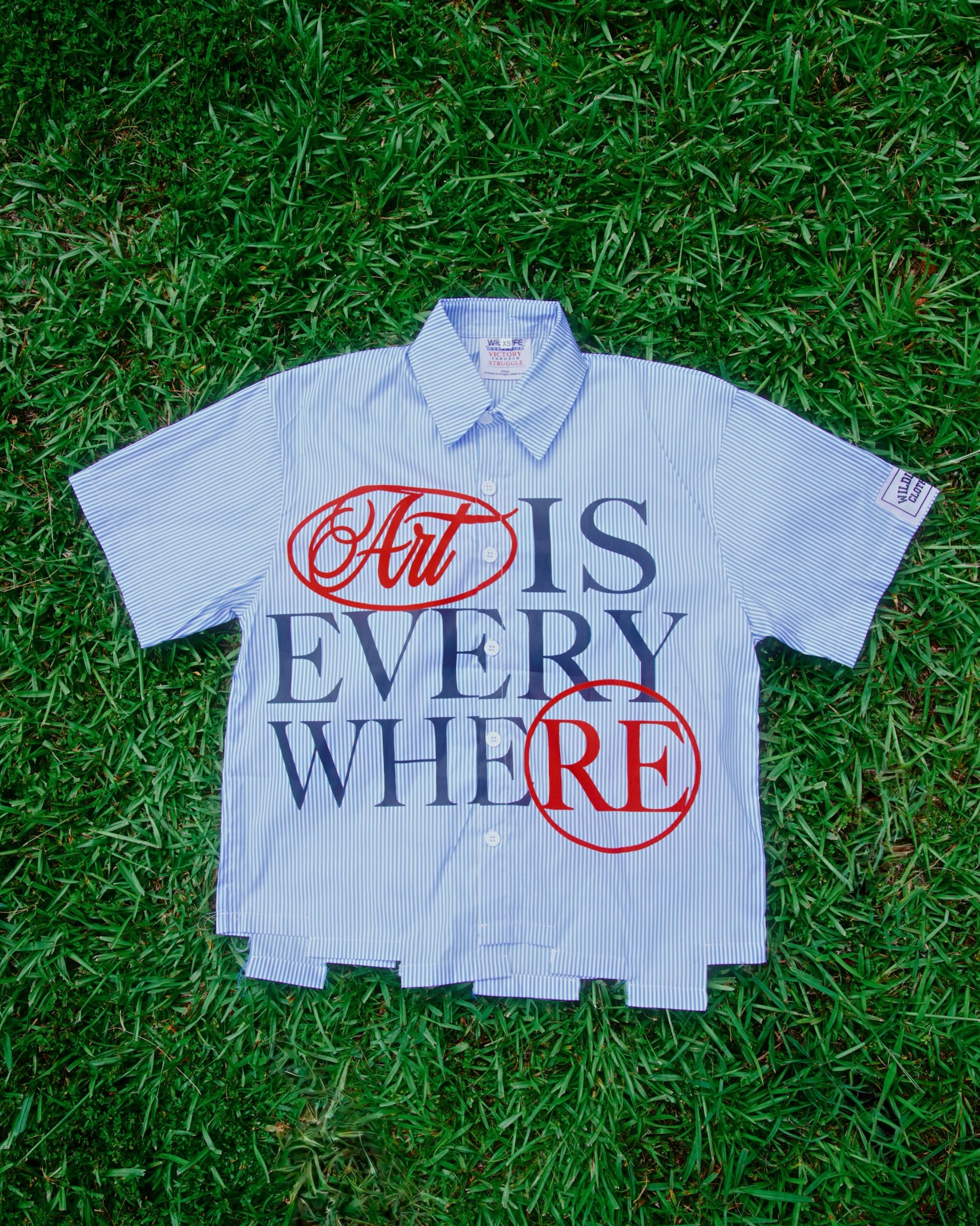 WILDLYFE ART IS EVERYWHERE BUTTON UP by WILDLYFE
