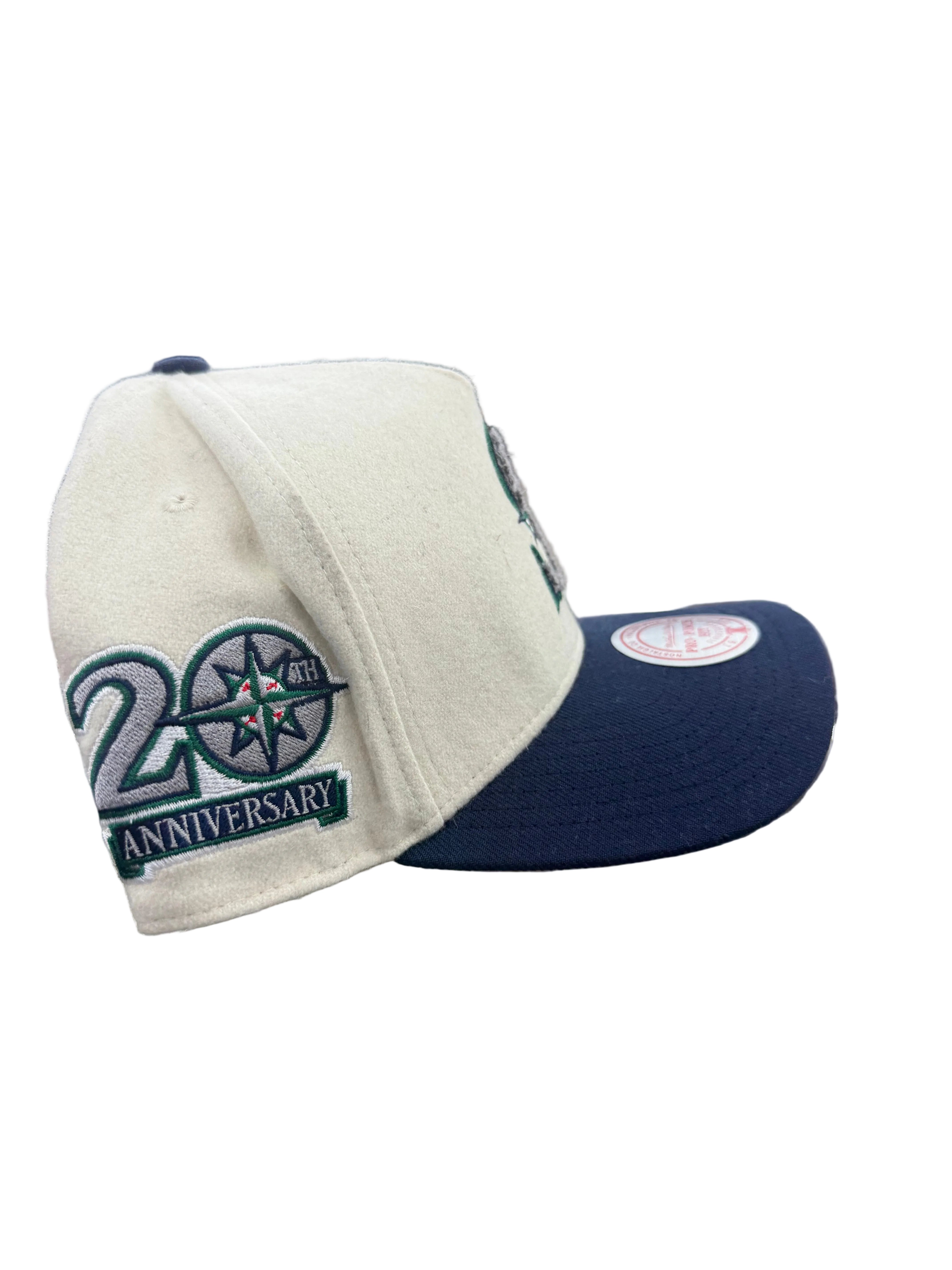 MITCHELL AND NESS MLB CREAM TEAM HATS by Mitchell and Ness