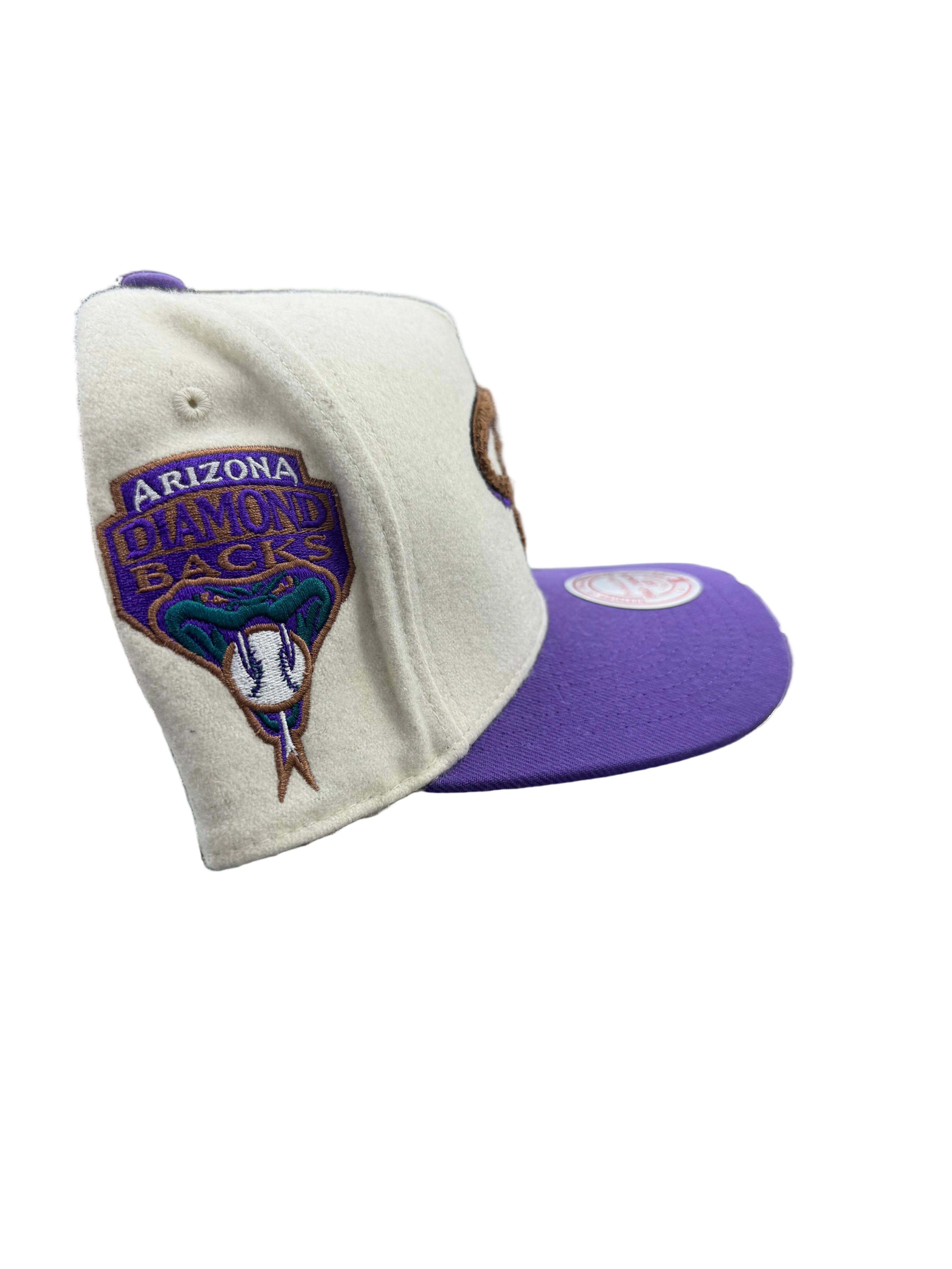 MITCHELL AND NESS MLB CREAM TEAM HATS by Mitchell and Ness