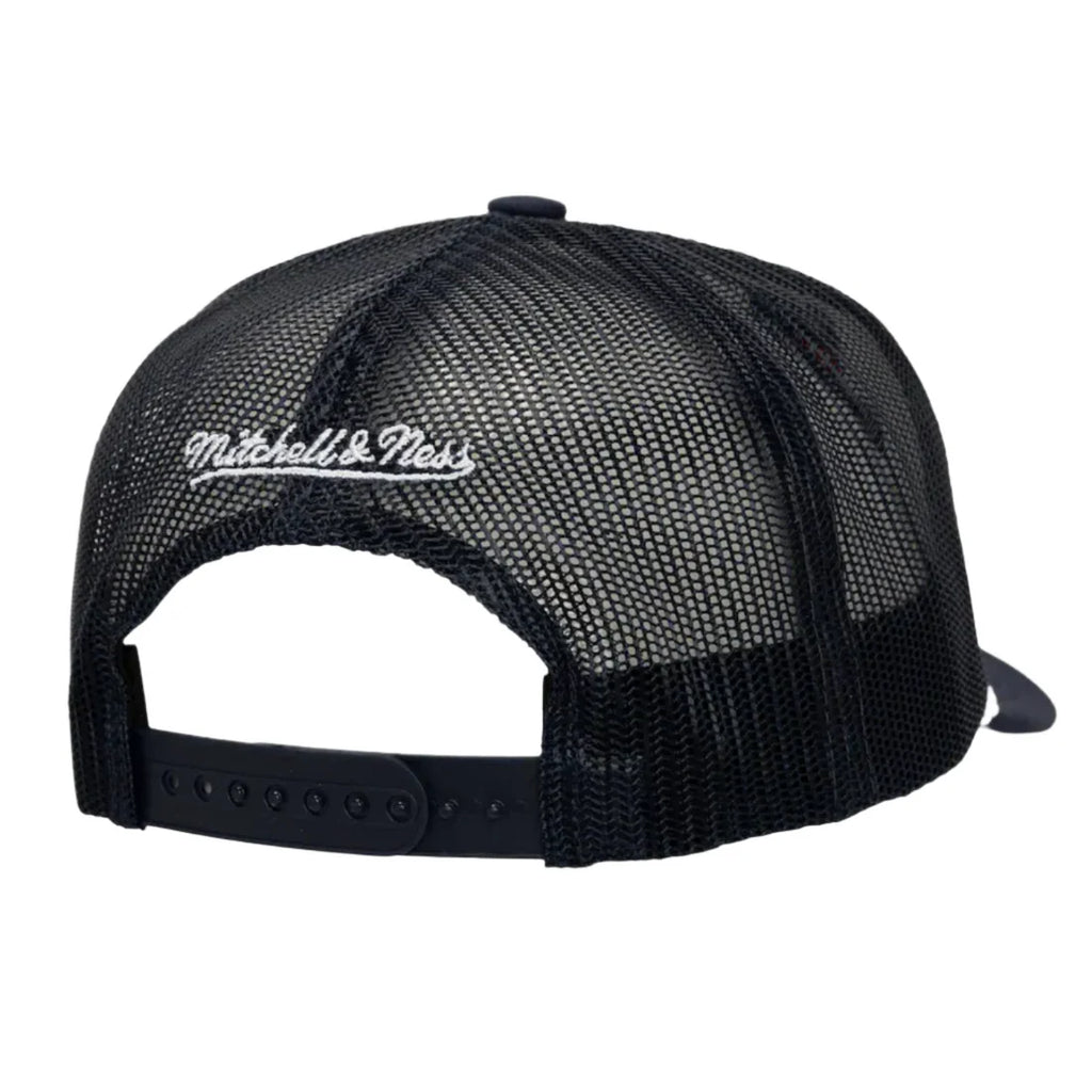 Mitchell & Ness Braves MLB Trucker - White/Blue