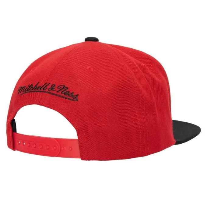 MITCHELL AND NESS BULLS HATS by Mitchell and Ness