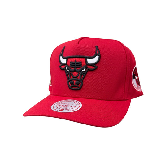 MITCHELL AND NESS BULLS HATS by Mitchell and Ness