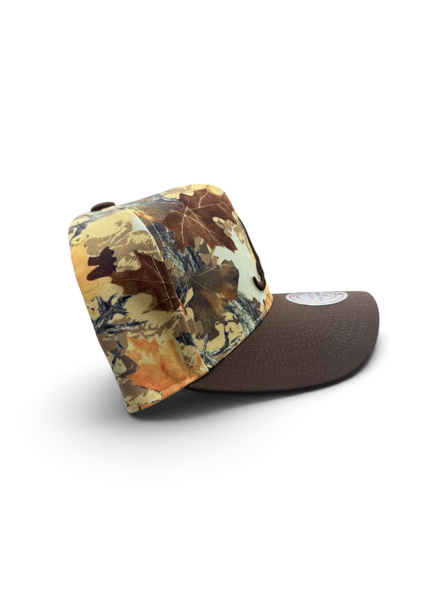 MITCHELL AND NESS MLB CAMO LEAF PRO HATS by Mitchell and Ness