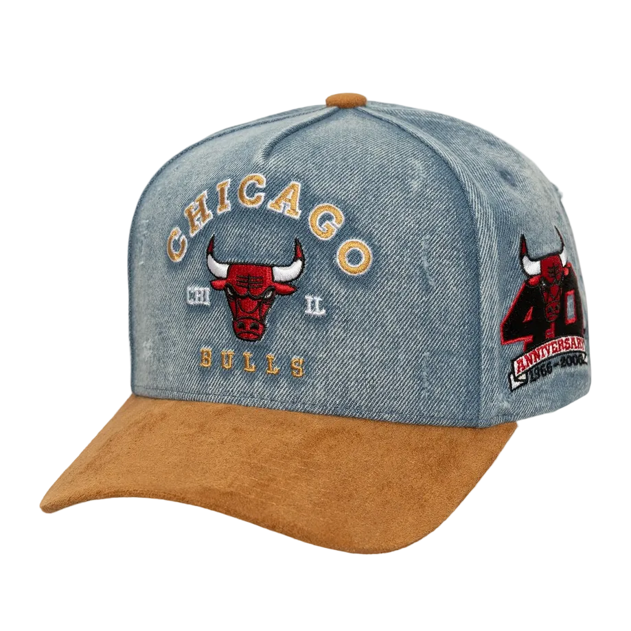 MITCHELL AND NESS WOOD WORK BULLS STRAPBACK by Mitchell and Ness