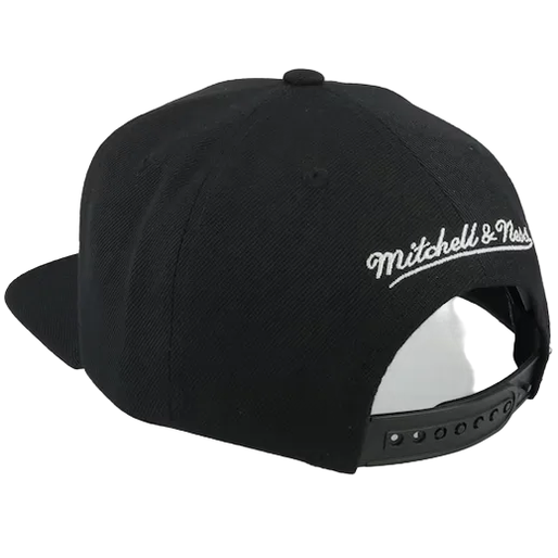 MITCHELL AND NESS LINE WORK BLACKHAWKS SNAPBACK by Mitchell and Ness
