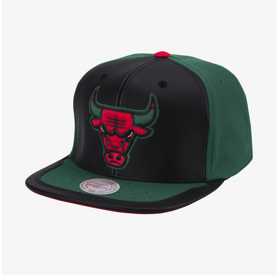 MITCHELL AND NESS BULLS-RED/GREEN by Mitchell and Ness