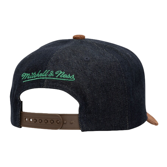MITCHELL AND NESS D-STRESSED SNAPBACK MAVS
