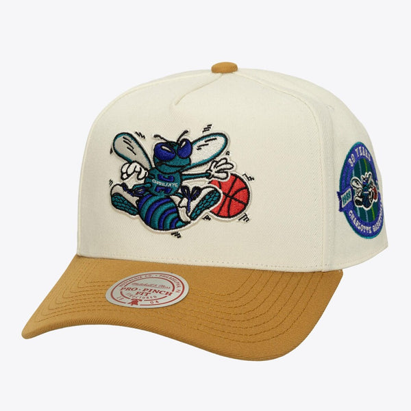 MITCHELL AND NESS HORNETS HAT by Mitchell and Ness