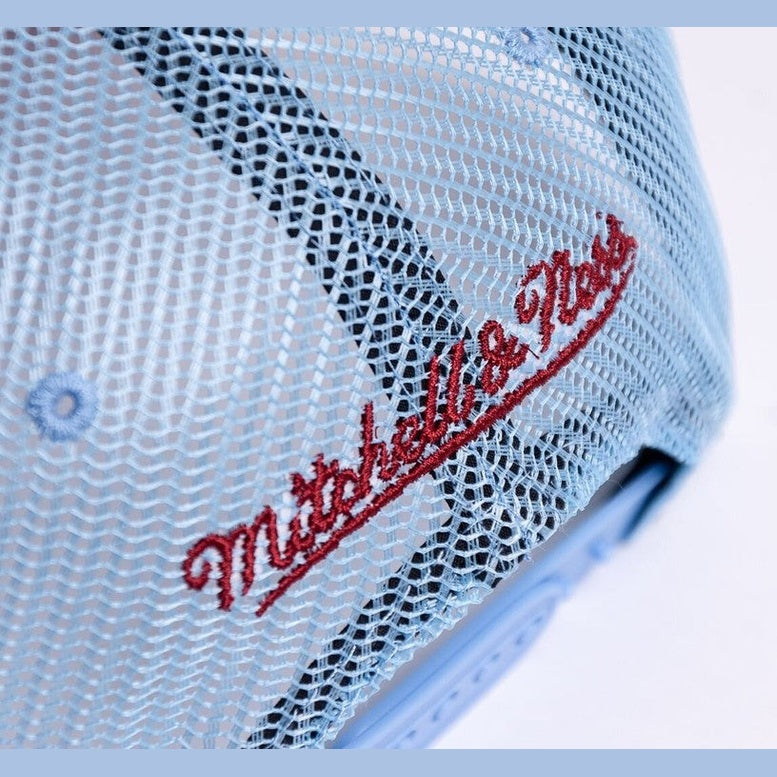 MITCHELL & NESS NBA TRUCKER BULLS - LIGHT BLUE
